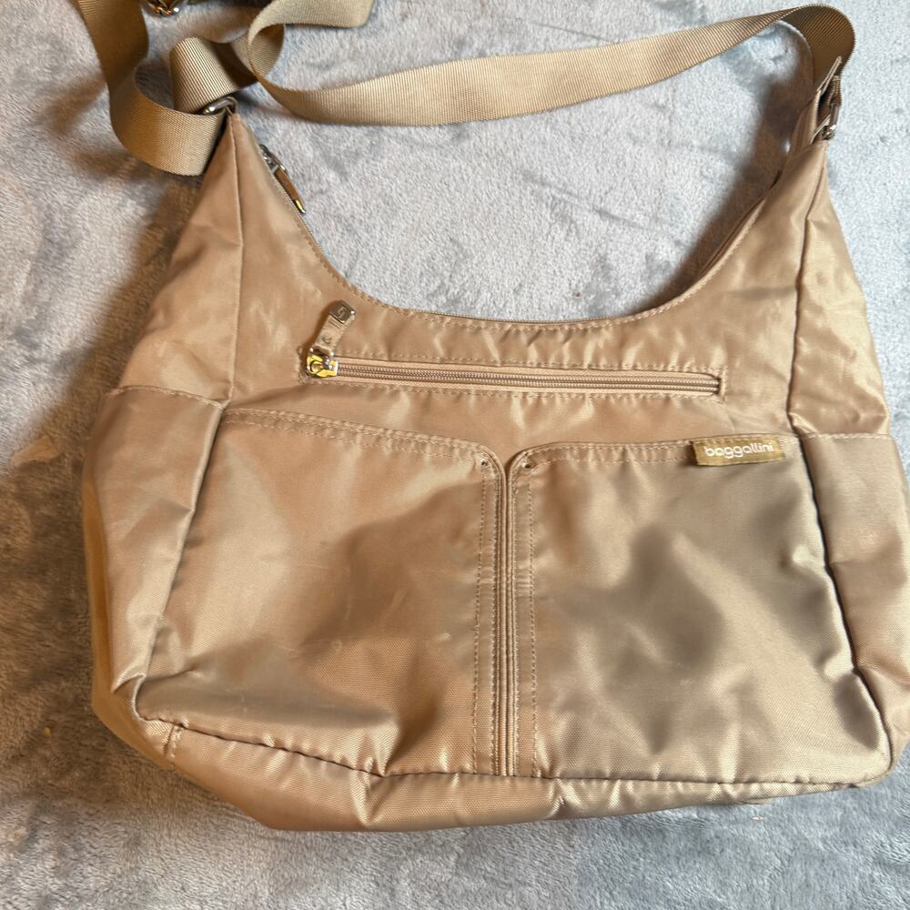 Baggallini Taupe Nylon Crossbody Travel Bag Lightweight Multi Pocket Purse - Picture 2 of 9